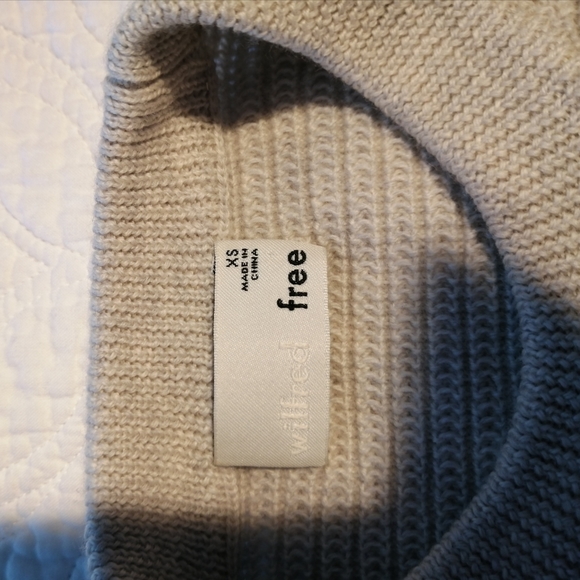 XS Wilfred Free Crop Sweater, NO piling - Picture 6 of 6